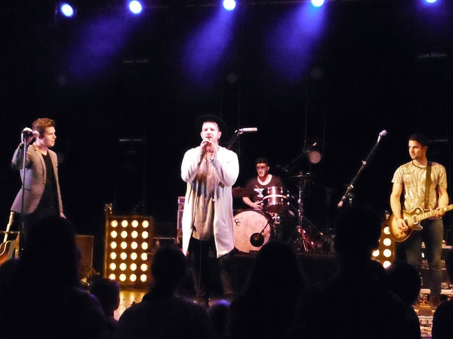 OBB performing "Telescope" with Jonathan Thulin.